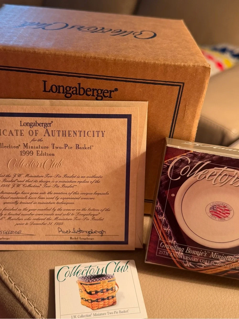 LONGABERGER 1999 CC JW MINIATURE 2 PIE BASKET N PIE PLATE
